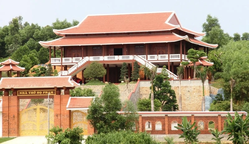 các mẫu nhà thờ họ đẹp lưu giữ giá trị truyền thống