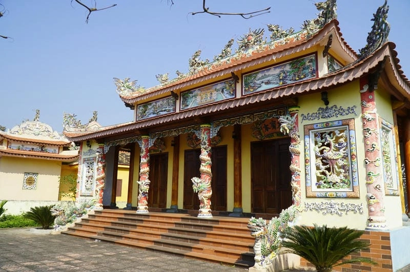 mẫu nhà thờ họ 5 gian không gian cổ kính sang trọng