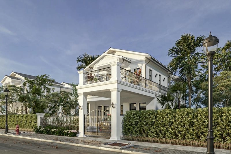 Bộ đôi mẫu cổng và hàng rào đẹp ăn ý