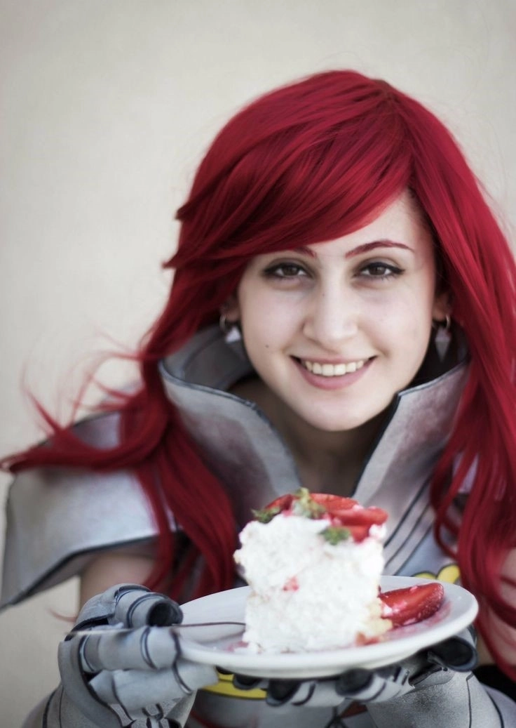 Chi tiết bộ cosplay Erza Scarlet với tạo hình siêu ngầu