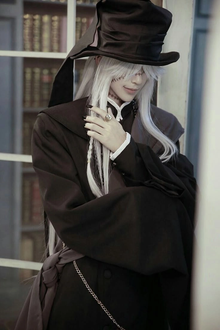 Tái hiện phong cách Gin cosplay đậm chất phản diện