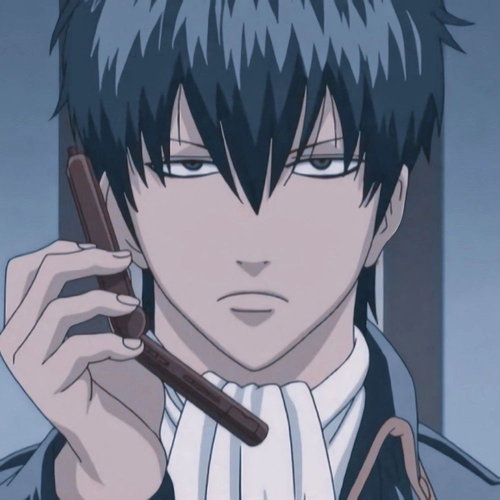 Anime Hijikata được biết đến với thần thái lạnh lùng và ngầu