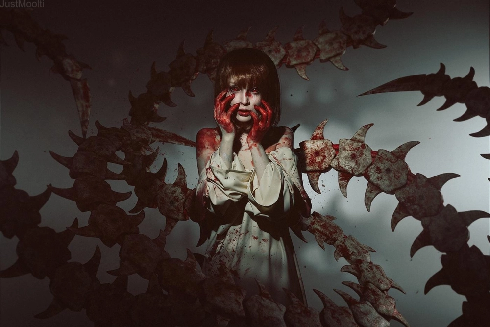 Ngắm nhìn Hinami Tokyo Ghoul Cosplay siêu chân thực