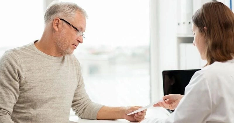 Biểu hiện điển hình của mất trí nhớ alzheimer trong ảnh thực tế