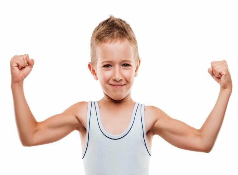 Bệnh còi xương ở trẻ thường gây chậm lớn và dễ gãy xương