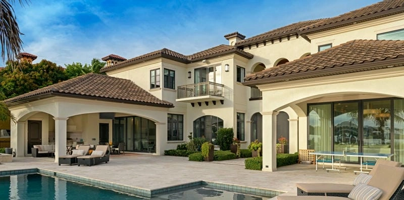 thiết kế nhà theo phong cách địa trung hải mở rộng không gian sống