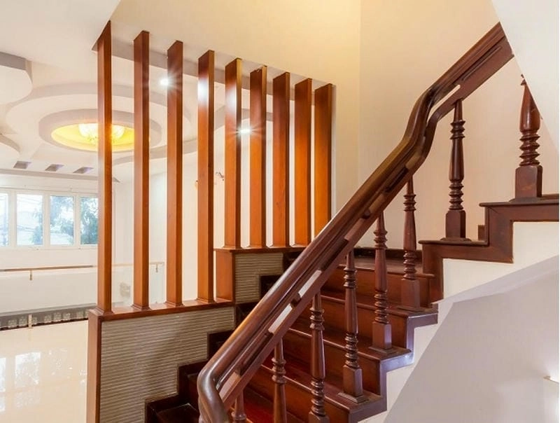 lan can cầu thang cổ điển đậm chất nghệ thuật và truyền thống