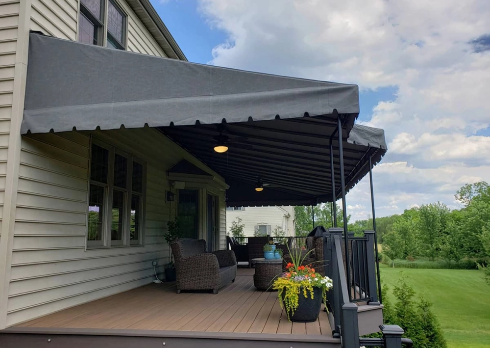 Chiêm ngưỡng mái hiên đẹp sân vườn gần gũi thiên nhiên