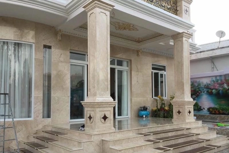 mẫu cột nhà mái thái mang đến sự bề thế nổi bật