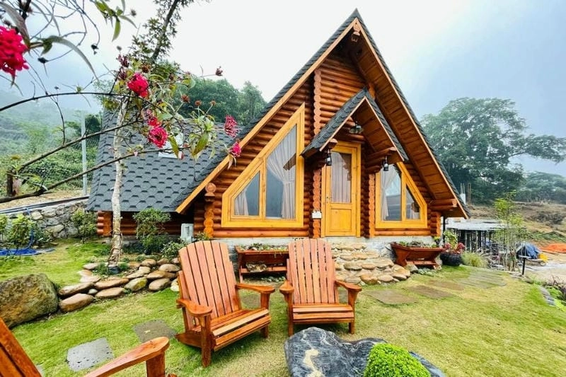 mẫu nhà gỗ homestay thiết kế mộc mạc thu hút