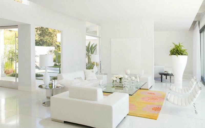 sơn nhà ống màu trắng sứ mở rộng không gian thêm sang