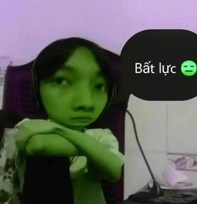 Cuộc đời “vã quá” chỉ còn meme bất lực chấm com cứu rỗi