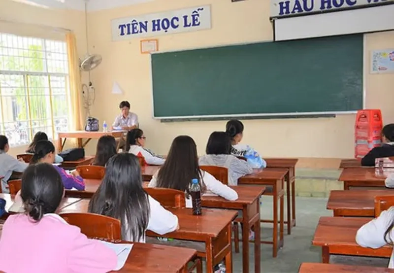 Meme trông thi giúp cộng đồng giáo viên cười vui sau kỳ thi căng thẳng