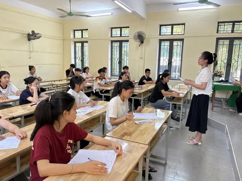 Meme trông thi gắn kết giáo viên với những phút giây giải trí nhẹ nhàng