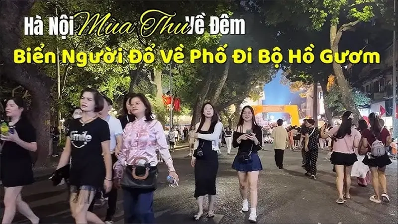 Khi meme phố đi bộ Hồ Gươm ghi lại những khoảnh khắc vui nhộn
