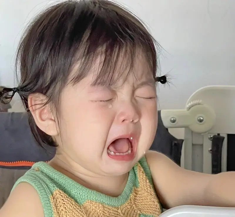Cảm nhận meme khóc như một đứa trẻ (crying kid) trong bộ meme nhân vật quốc tế