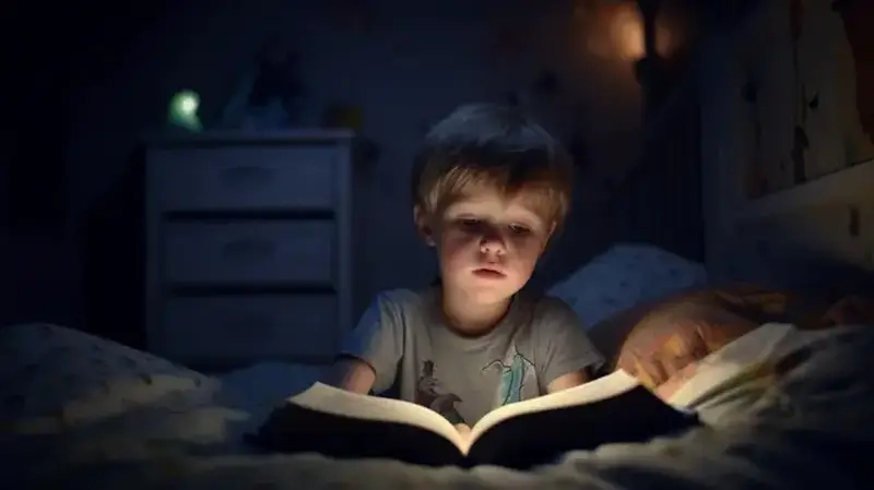 Những tình huống hài hước trong meme đọc sách xuyên đêm khiến fan thích thú