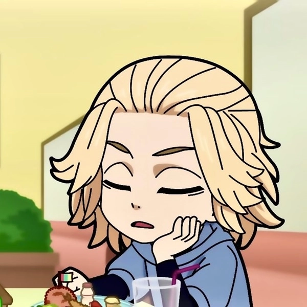 Mikey black hair ít khi xuất hiện nhưng gây ấn tượng mạnh với tone đen