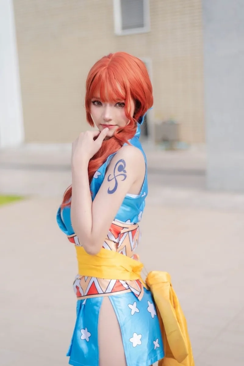 Visual gợi cảm gây chú ý từ cosplay nami hot