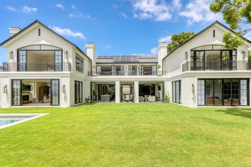 120m2 mẫu nhà chữ u 2 tầng đẹp lý tưởng cho không gian sống mở