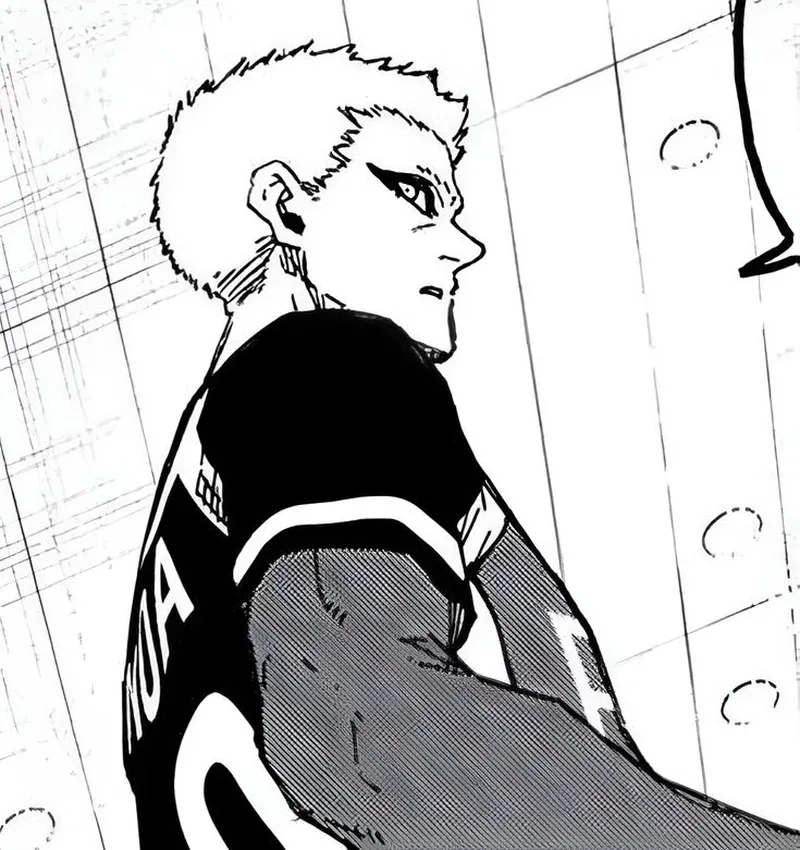 Noel Noa height 190cm giúp anh chiếm ưu thế trong mọi pha không chiến