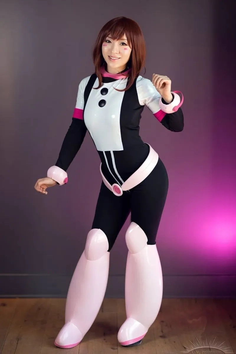 Cosplay Ochako Uraraka phù hợp cho fan yêu phong cách đáng yêu, mạnh mẽ.