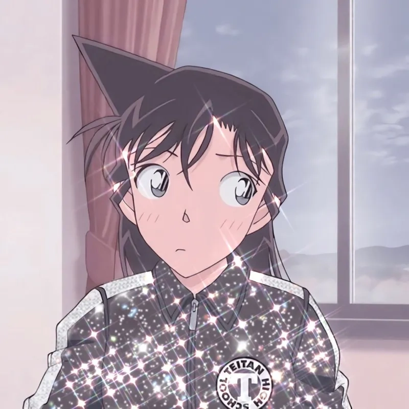 Hình Ran Mori mặc váy nữ tính dịu dàng