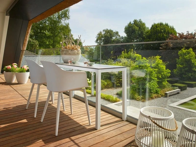 Cách trang trí ban công hẹp vẫn cực chill