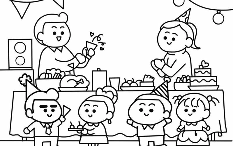 Bé gái tô màu thật vui với tranh tô màu cho bé gái