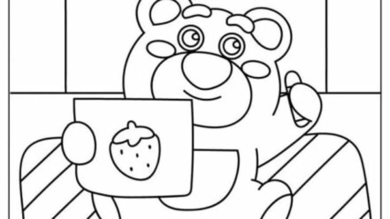 Bé thỏa sức sáng tạo khi tô màu gấu dâu theo ý thích riêng