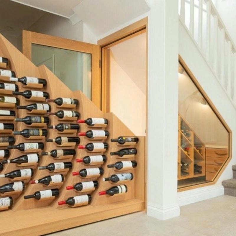 Tận dụng mẫu gầm cầu thang phòng khách tiện ích