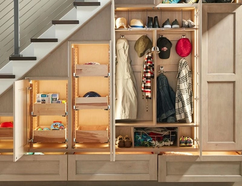 Hướng dẫn tận dụng gầm cầu thang làm tủ thông minh