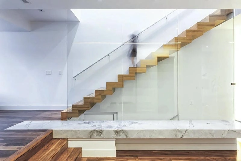 Tối ưu không gian với vách ngăn che cầu thang đơn giản đẹp