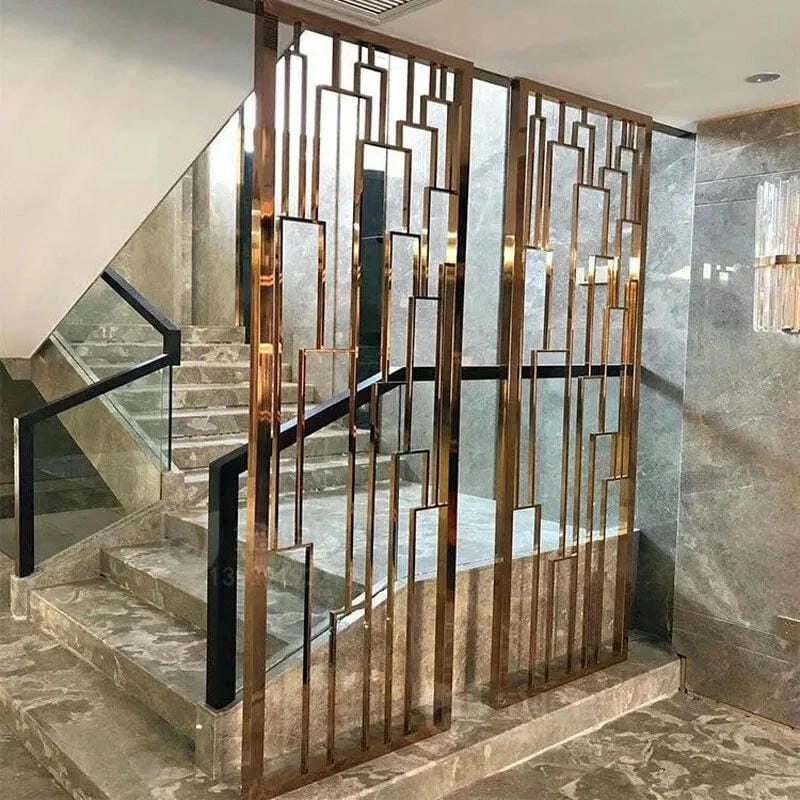 Tối giản mà vẫn đẹp với vách ngăn cầu thang đơn giản