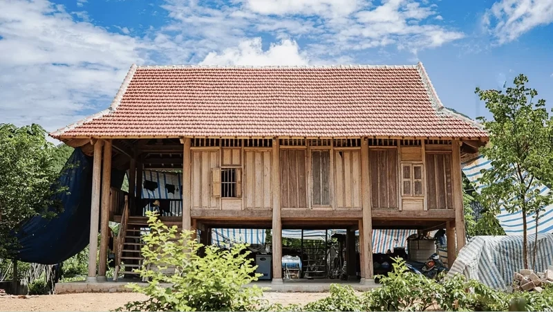 Bản sắc Tây Nguyên toát lên trong ảnh nhà sàn Ê Đê