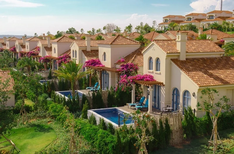 Kỳ nghỉ mơ ước với Villa thơ mộng sát biển lặng yên