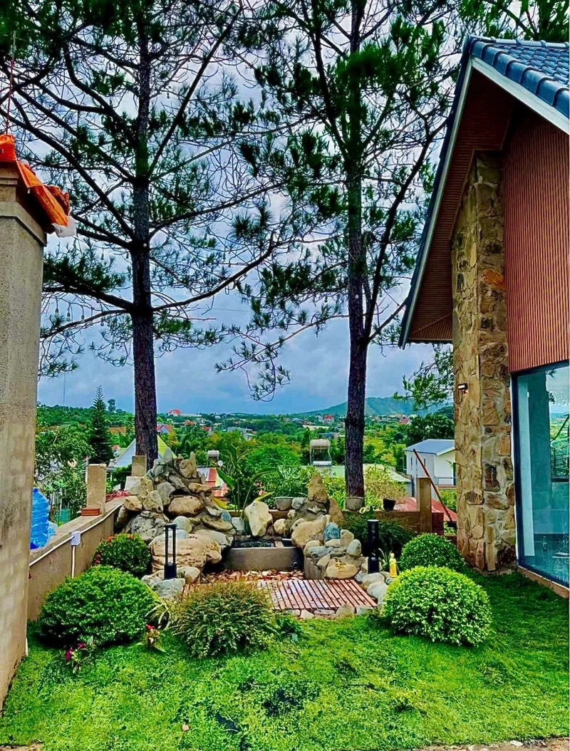 Thưởng thức vẻ đẹp mộng mơ qua ảnh villa đồi thông Bảo Lộc