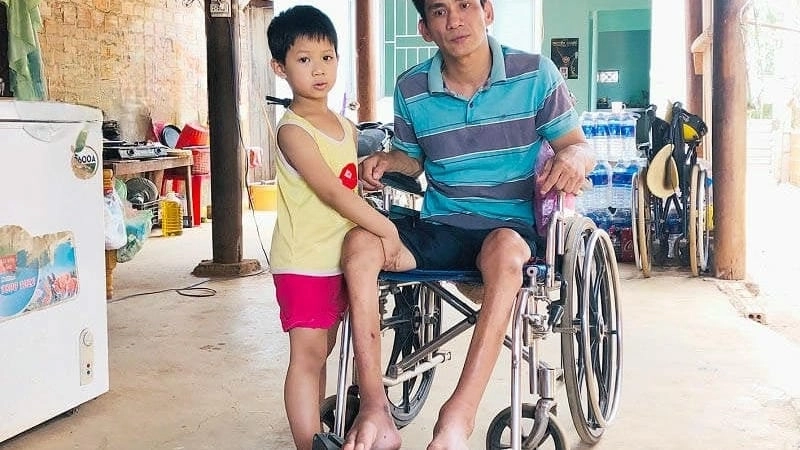 Trường hợp bị bại liệt ảnh hưởng sinh hoạt hằng ngày