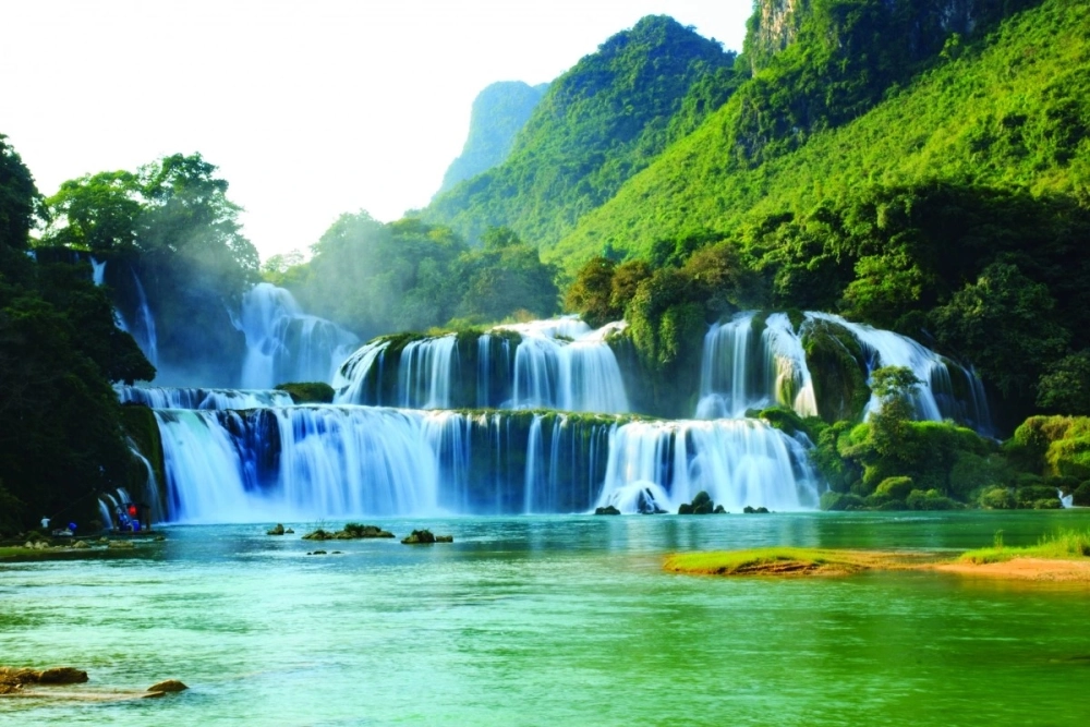 Từ thành phố Cao Bằng đi thác Bản Giốc