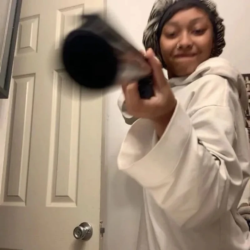 Khám phá meme cầm súng trên mạng cực hài cho dân meme