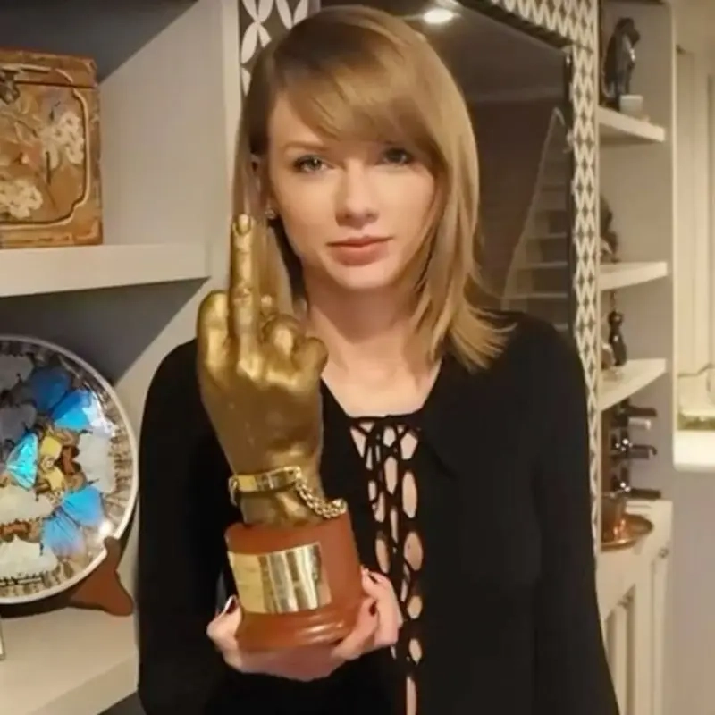 Ai cũng thích meme Taylor Swift vì sự duyên dáng và hài hước